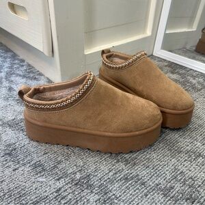 Chestnut Suede Platform Clog Slippers with Sherpa Lining✨